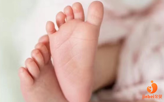 中山合法三代试管婴儿
：40+2顺利诞生了6.8公斤的小公主（上图）。